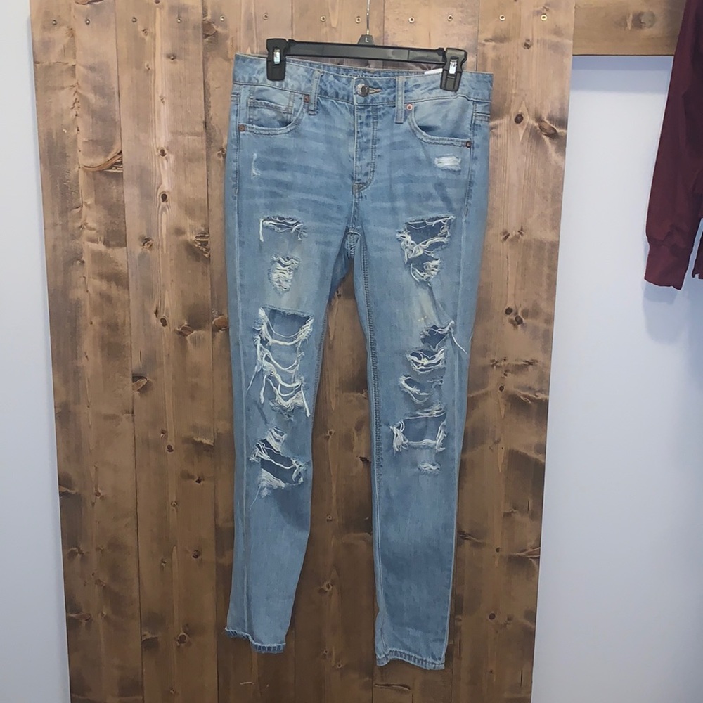 American Eagle Ripped Mom Jeans